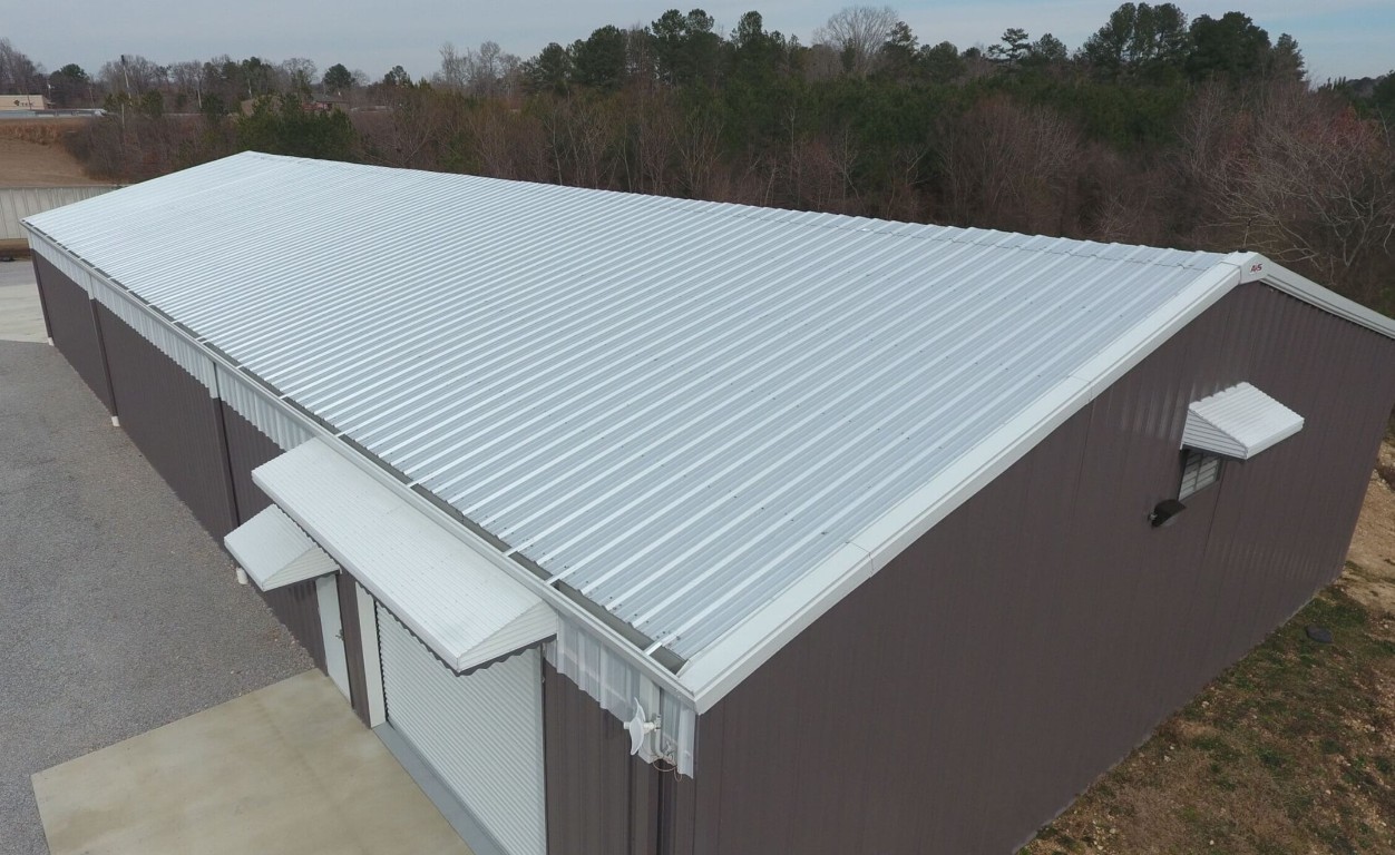 Commercial roofing installation in Delano, CA